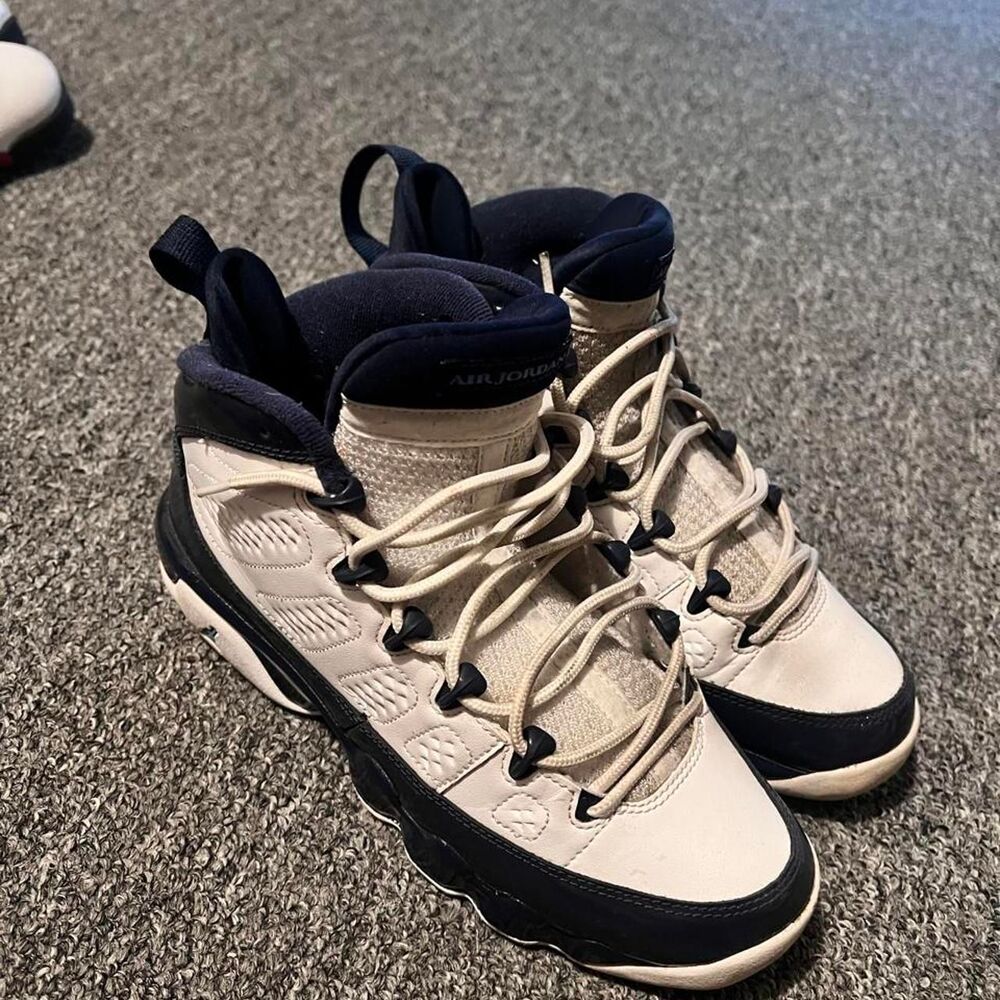 Jordan Men's Cream and White Trainers